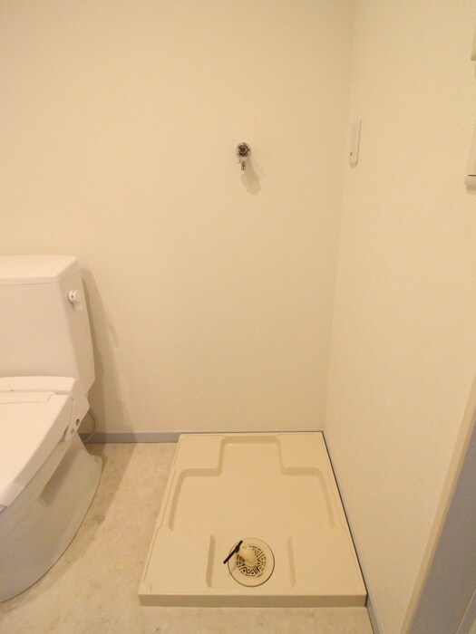 物件内観写真13　(洗濯機置場)