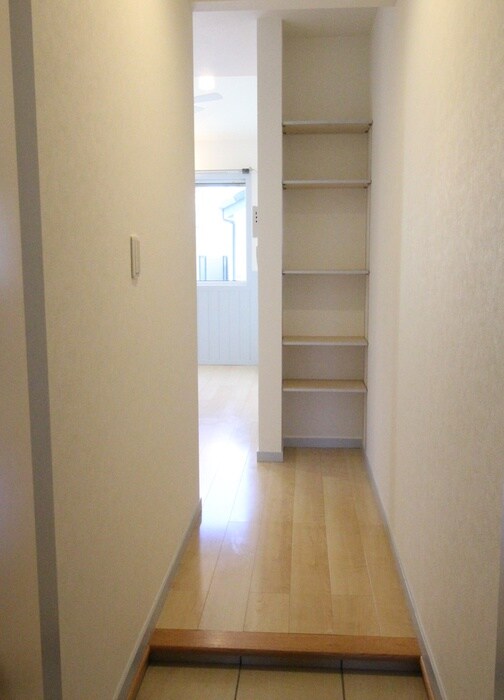 物件内観写真16　(玄関)