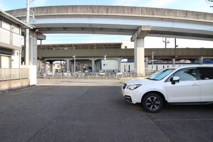 物件外観写真3　(駐車場)