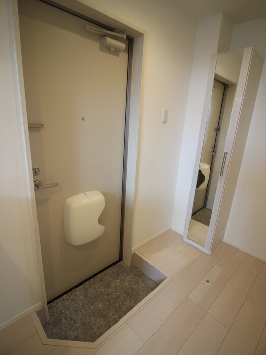 物件内観写真17　(玄関)