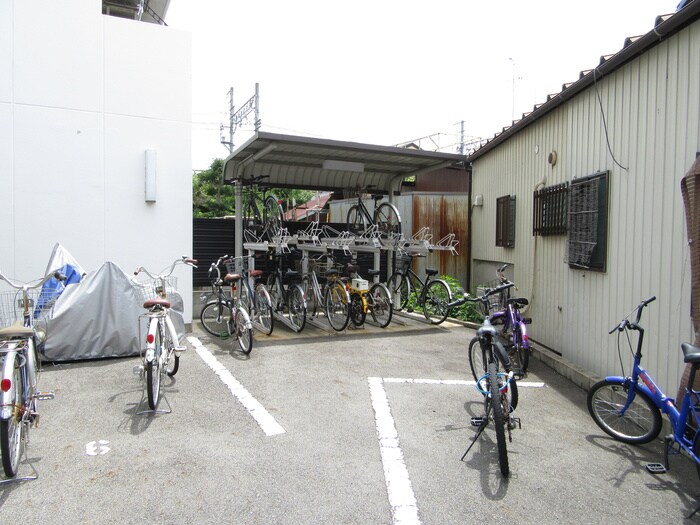 物件外観写真5　(駐輪場)