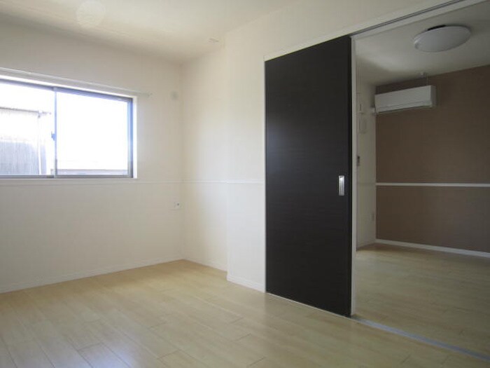 物件内観写真10　(居室)