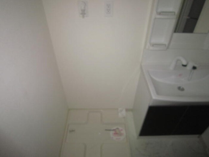 物件内観写真17　(洗濯機置場)