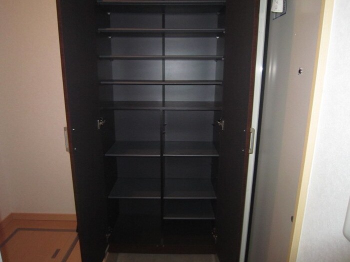 物件内観写真14　(靴箱)