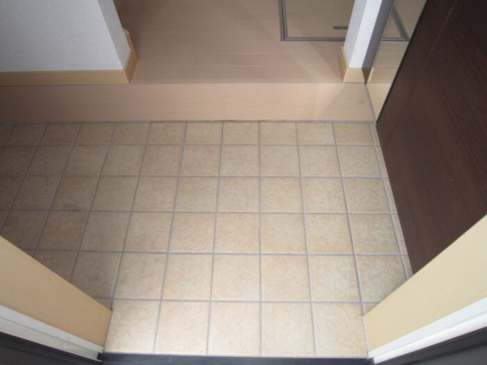 物件内観写真15　(玄関)