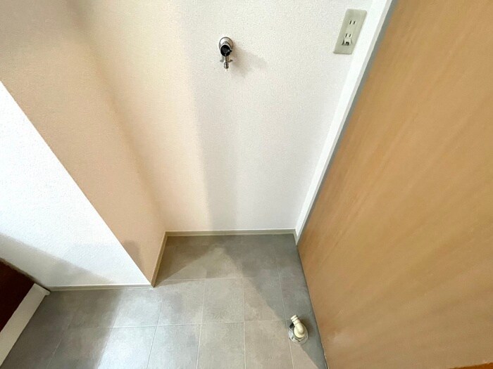 物件内観写真13　(洗濯機置場)