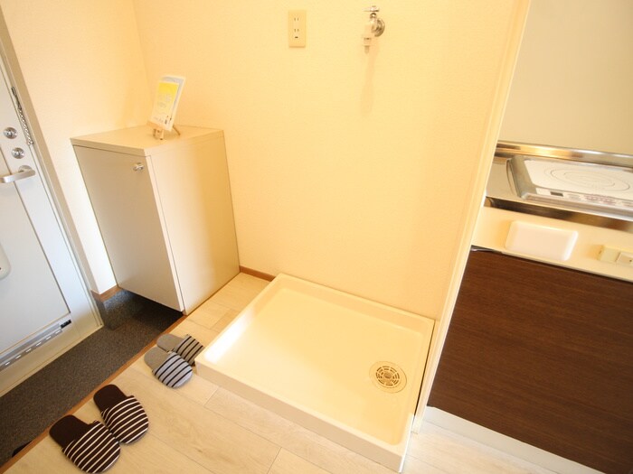 物件内観写真14　(洗濯機置場)