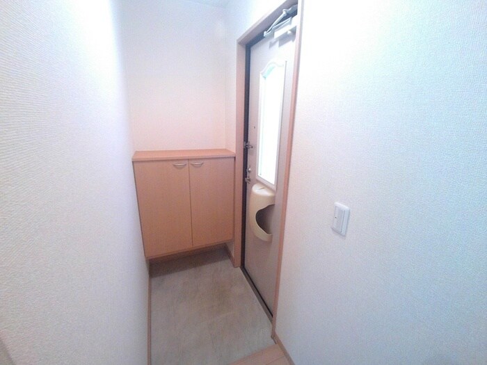 物件内観写真14　(玄関)