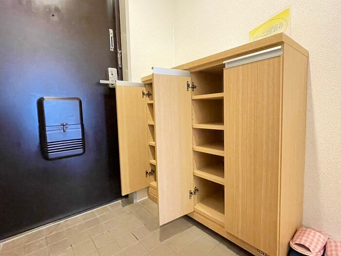 物件内観写真15　(靴箱)