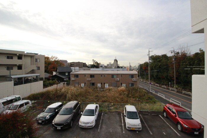 物件内観写真16　(室内からの展望)