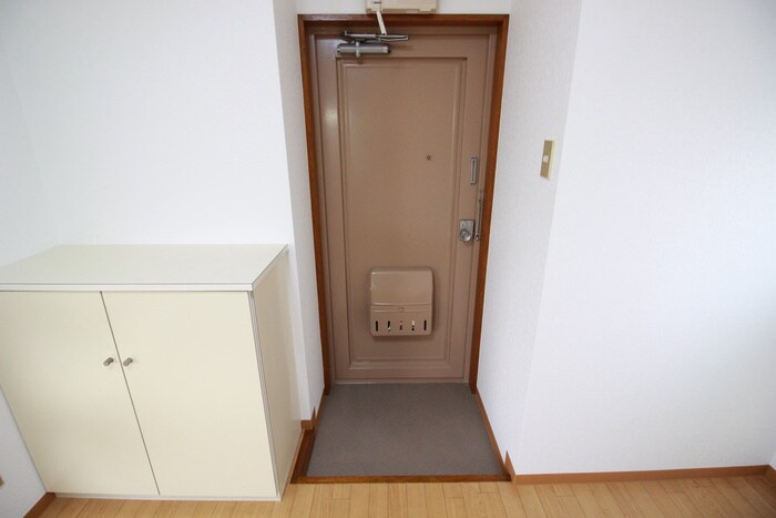 物件内観写真17　(玄関)