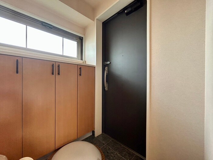 物件内観写真14　(玄関)