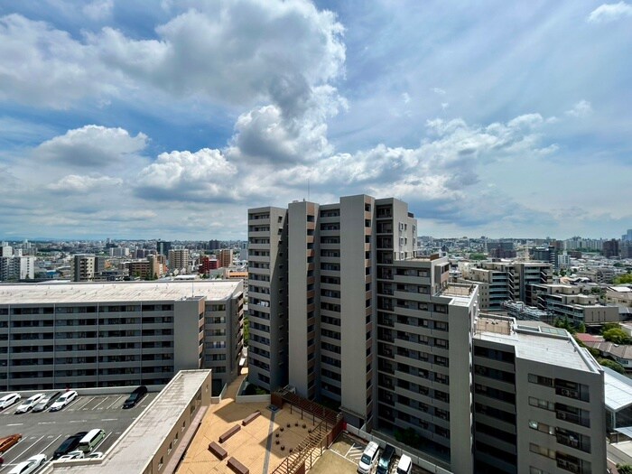 物件内観写真16　(室内からの展望)