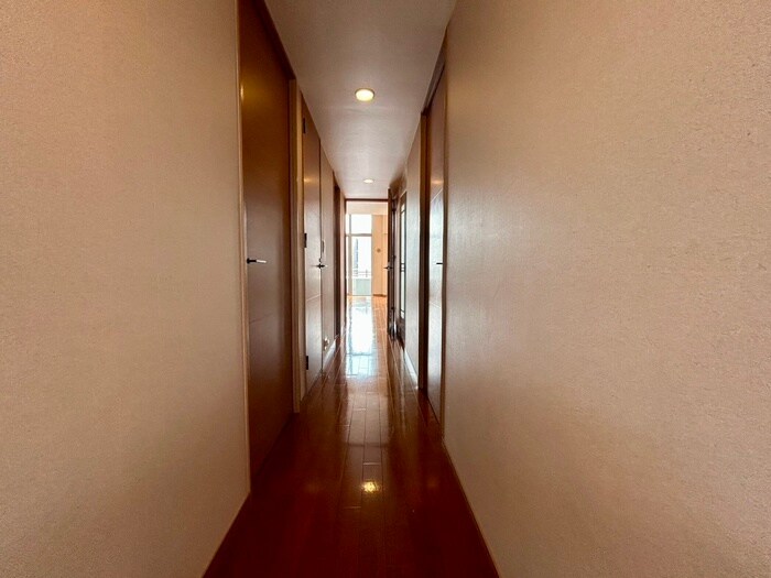 物件内観写真18　(廊下)