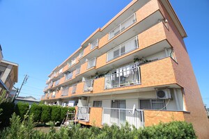 ファミ－ル柏原外観写真