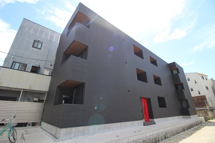 物件外観写真1　(外観写真)