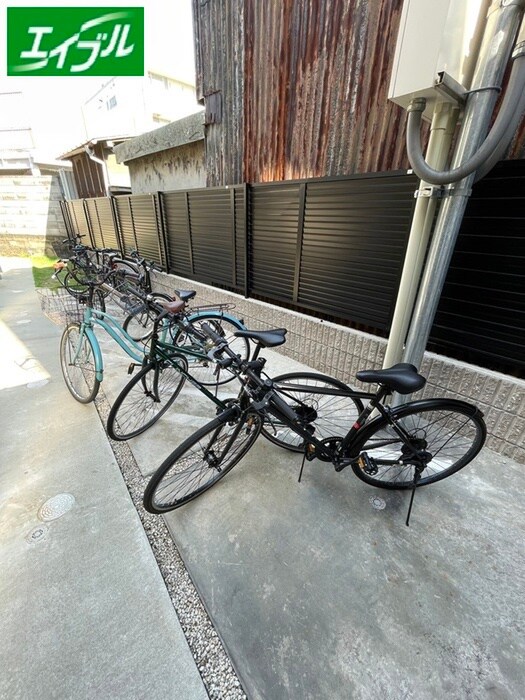 物件外観写真6　(駐輪場)