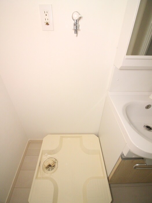 物件内観写真15　(洗濯機置場)