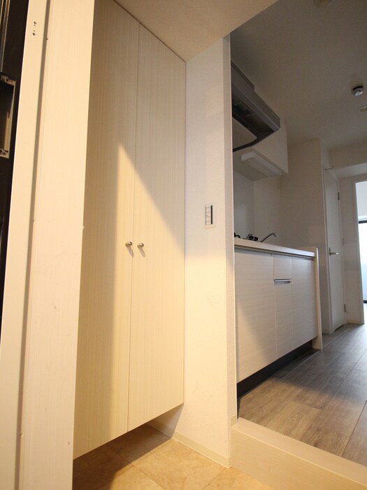 物件内観写真16　(玄関)