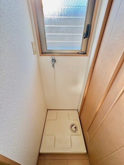 物件内観写真13　(洗濯機置場)