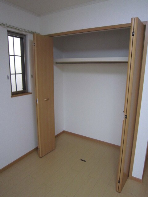 物件内観写真11　(収納)