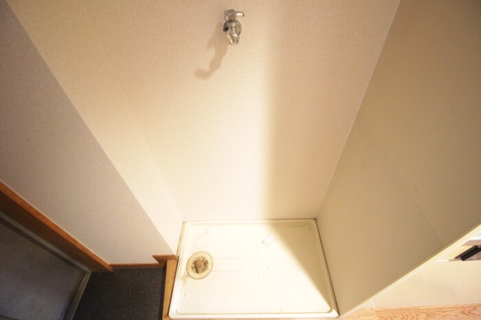 物件内観写真14　(洗濯機置場)