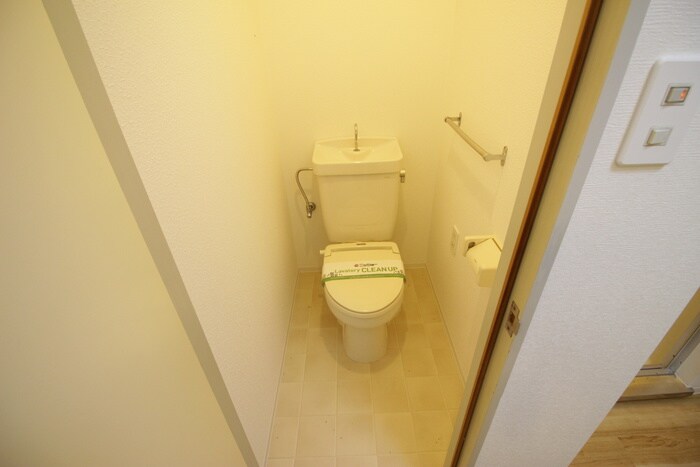 物件内観写真13　(トイレ)