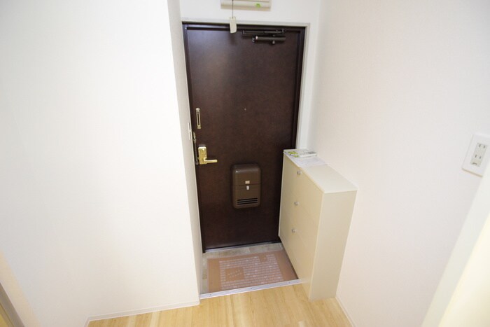 物件内観写真14　(玄関)