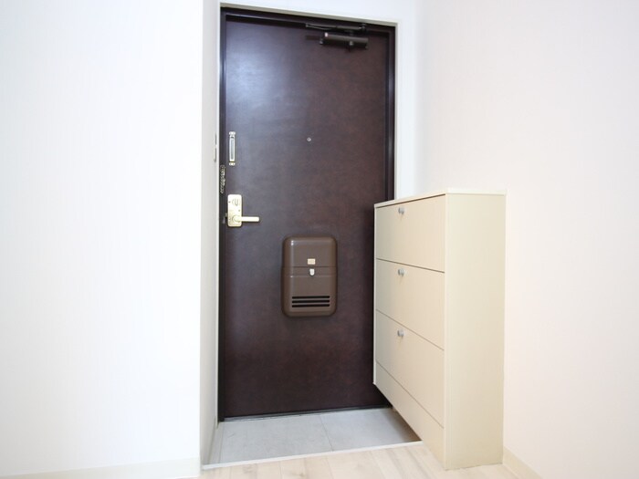 物件内観写真18　(玄関)