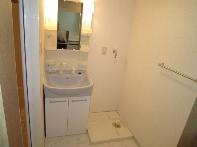 物件内観写真11　(洗面)