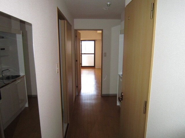 物件内観写真13　(廊下)