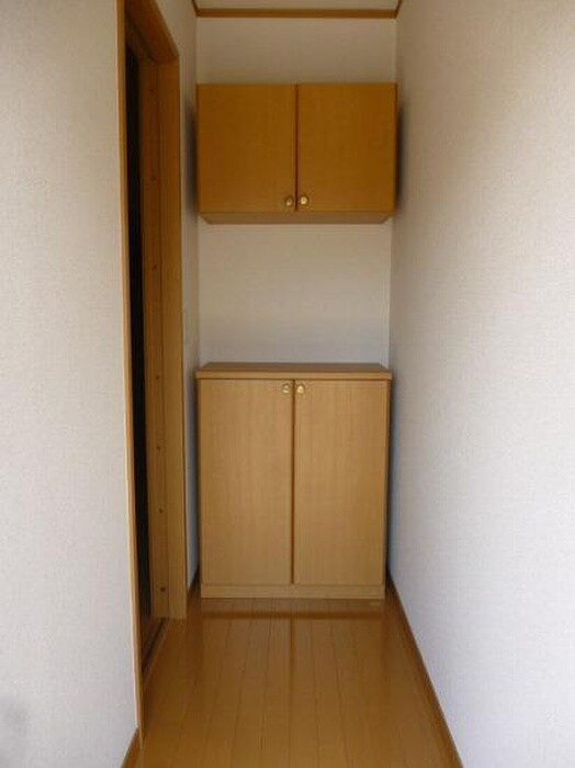 物件内観写真5　(玄関)