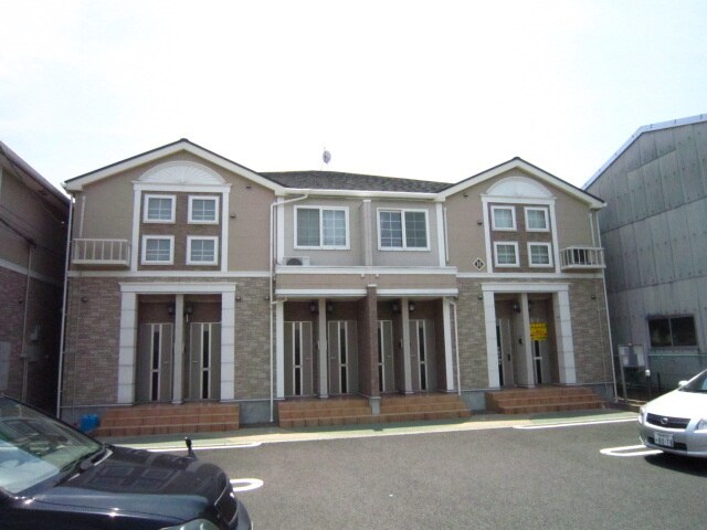 物件外観写真2　(エントランス部分)