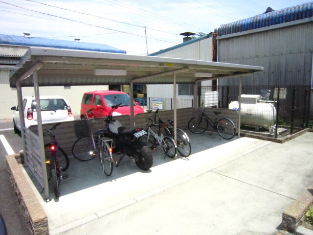 物件外観写真3　(駐輪場)