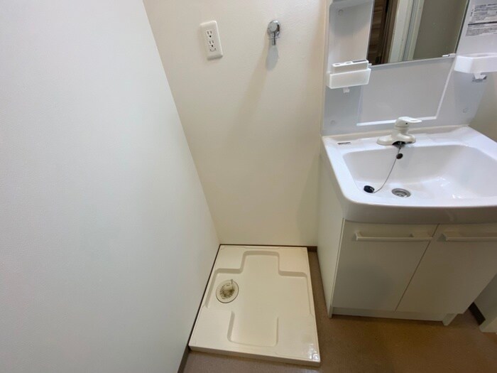 物件内観写真11　(洗濯機置場)