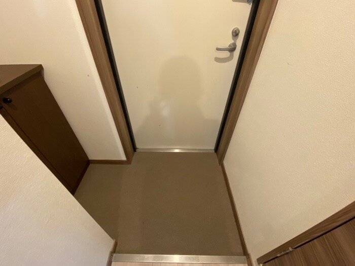物件内観写真16　(玄関)