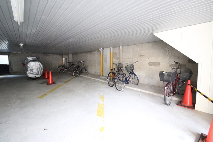 物件外観写真6　(駐輪場)