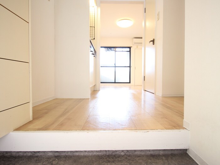 物件内観写真13　(廊下)