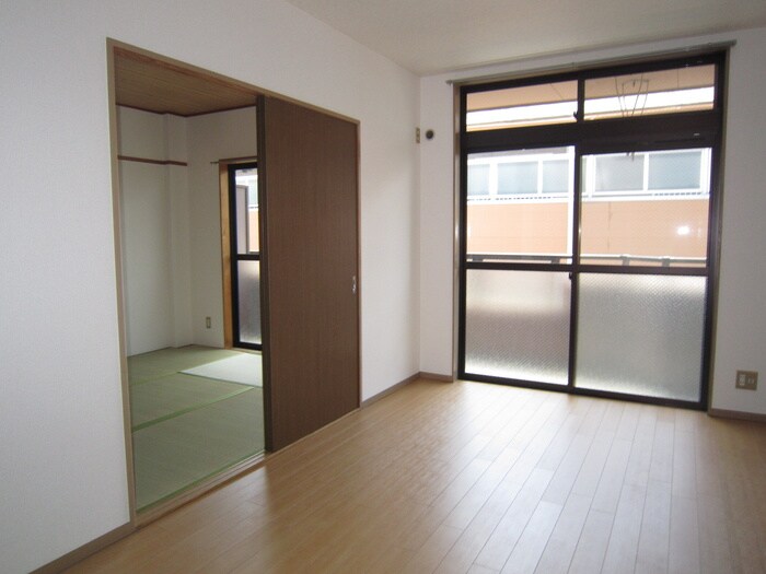 物件内観写真9　(居室)