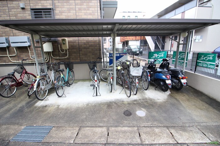 物件外観写真4　(駐輪場)