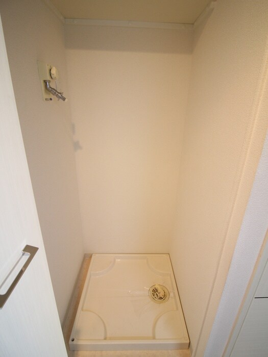 物件内観写真19　(洗濯機置場)