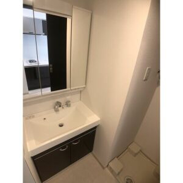 物件内観写真8　(洗面)