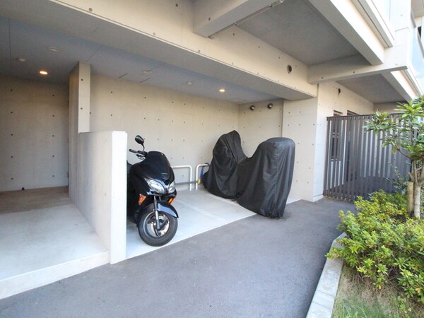 バイク置き場