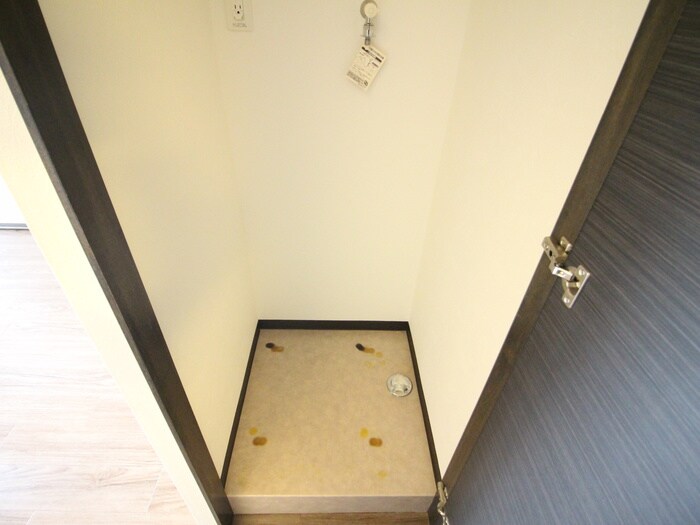 物件内観写真14　(洗濯機置場)