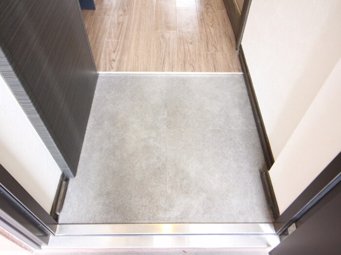 物件内観写真15　(玄関)