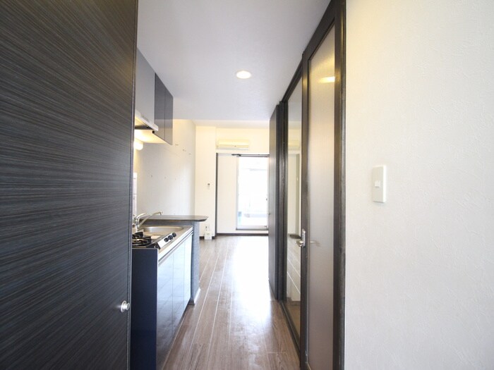 物件内観写真17　(廊下)