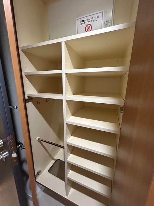 物件内観写真9　(靴箱)
