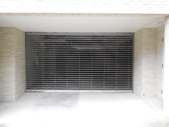 物件外観写真5　(駐車場)