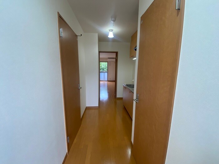 物件内観写真16　(廊下)
