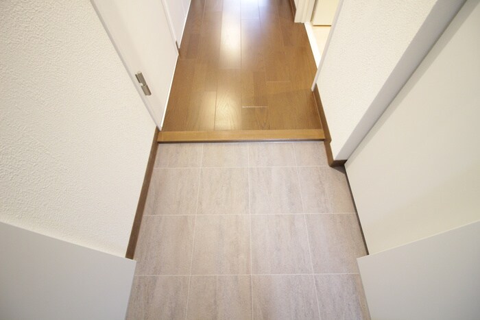 物件内観写真19　(玄関)